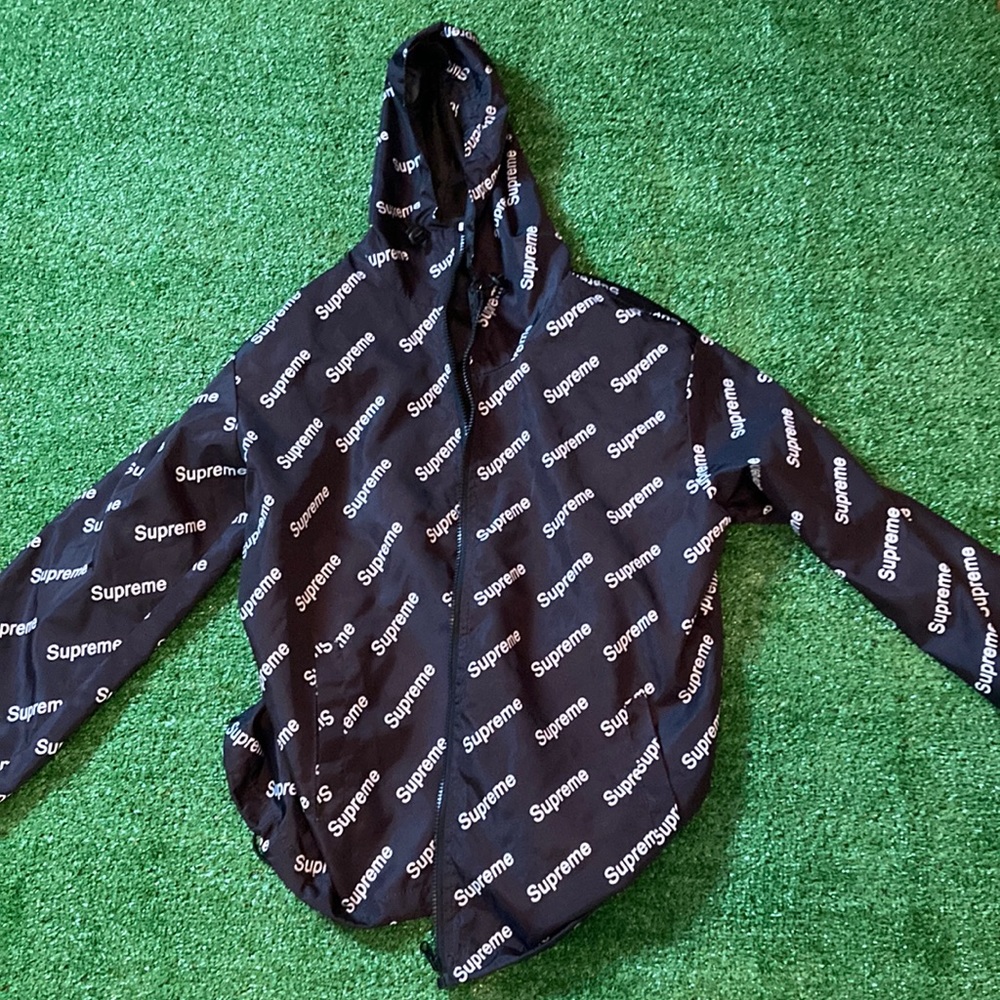 Supreme Windbreaker Barely Worn